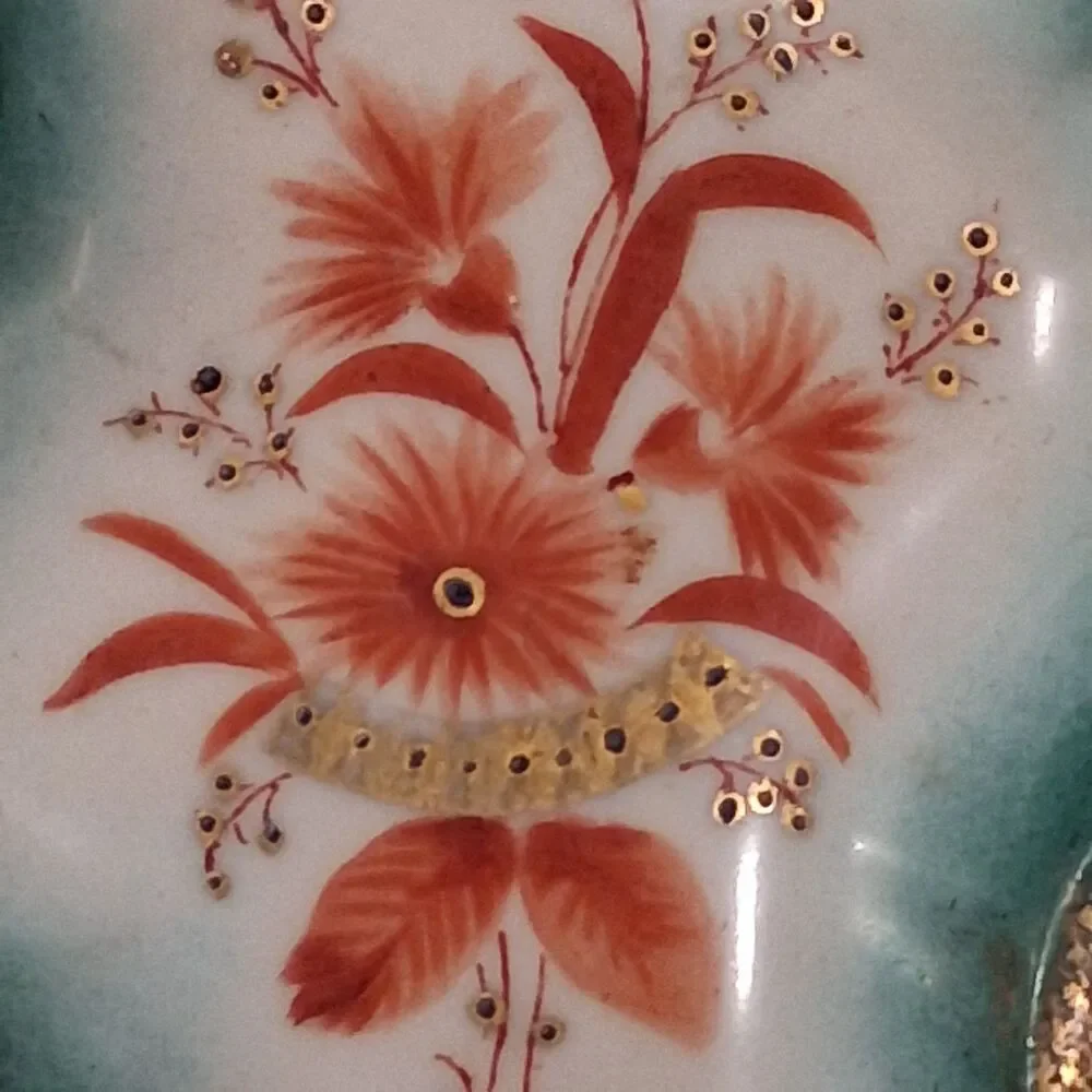 Vtg Hand Painted Porcelain Trinket Dish Green Gold Floral Scalloped Vanity Tray‎
